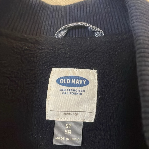 Boys quilted vest. Old Navy 5T. - Picture 2 of 4